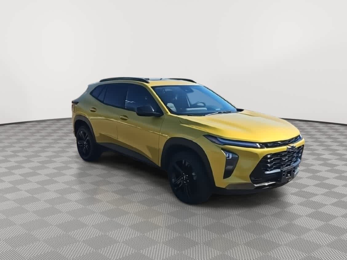 Thumbnail: 2024 Chevrolet Trax - 2