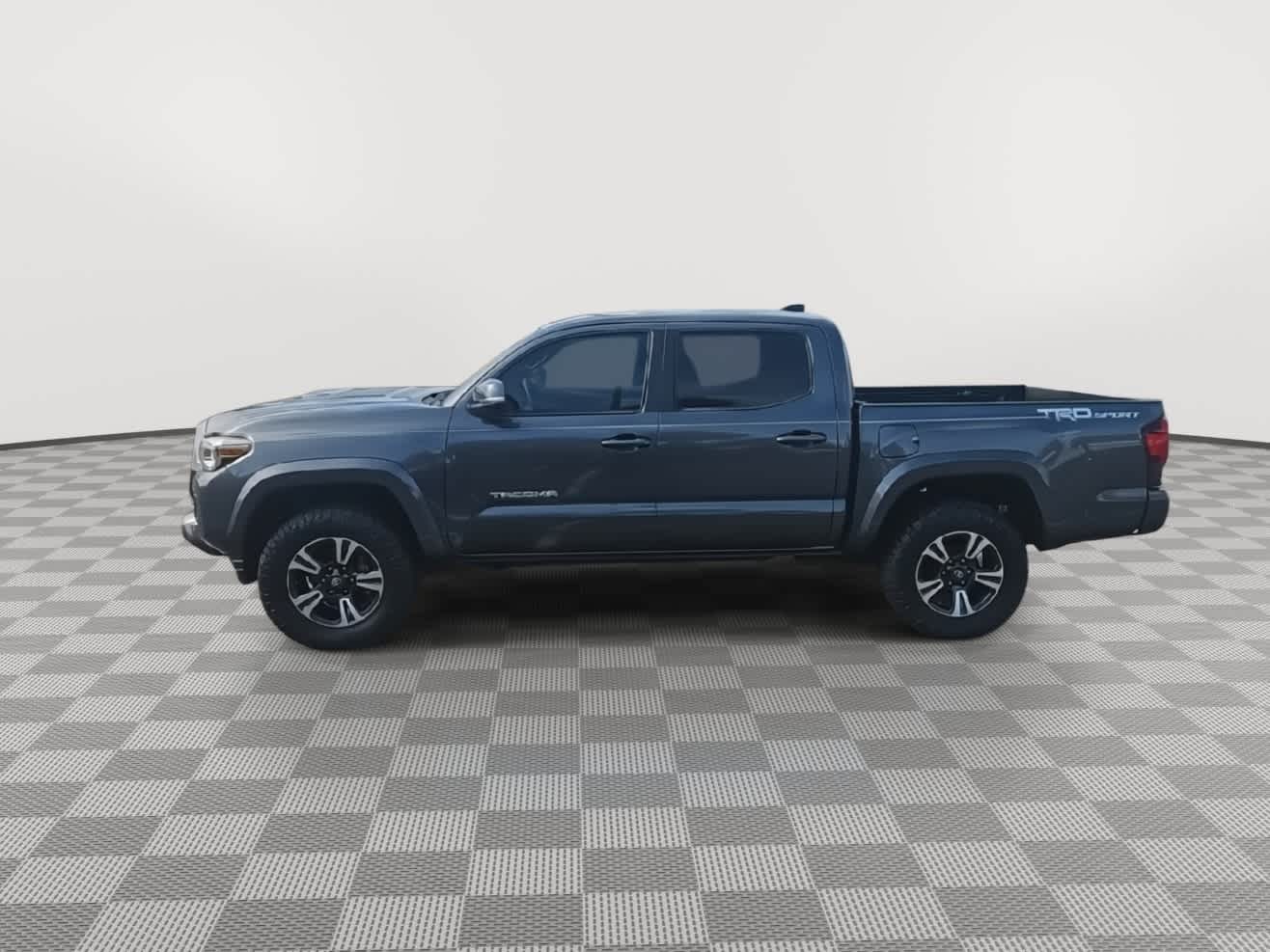 Thumbnail: 2019 Toyota Tacoma - 5