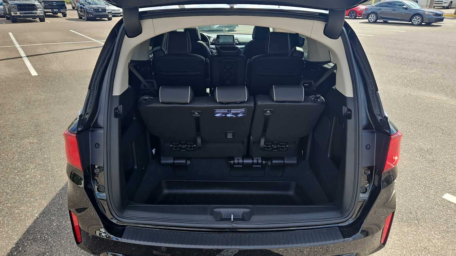 2026 Honda Odyssey Touring - Photo 20
