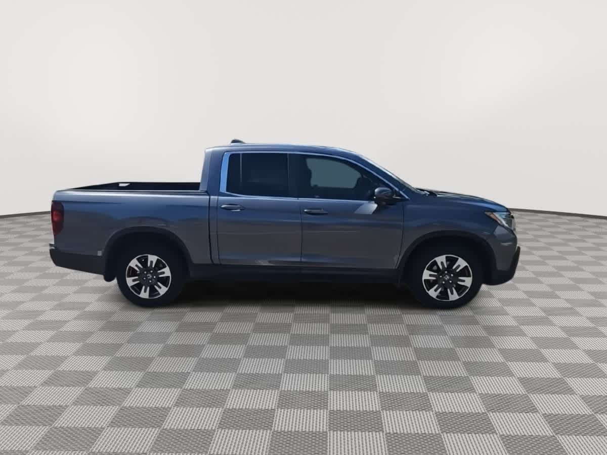 Thumbnail: 2017 Honda Ridgeline - 9