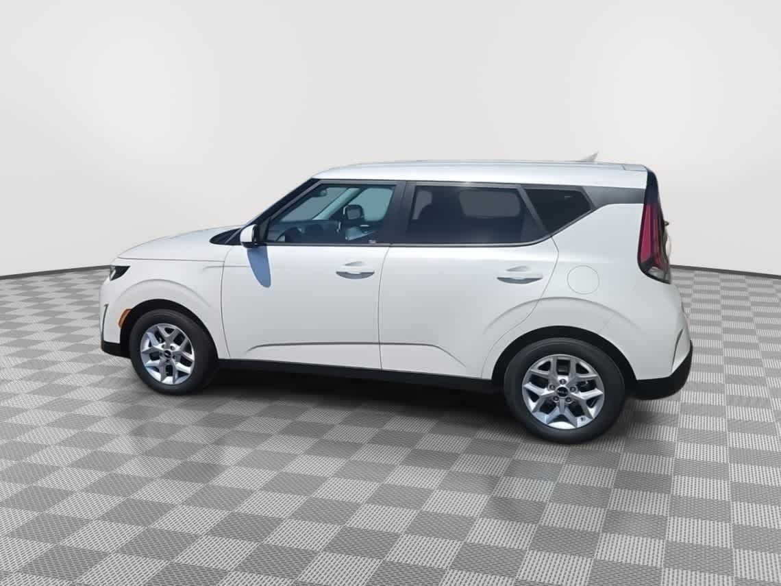 2023 Kia Soul LX 6