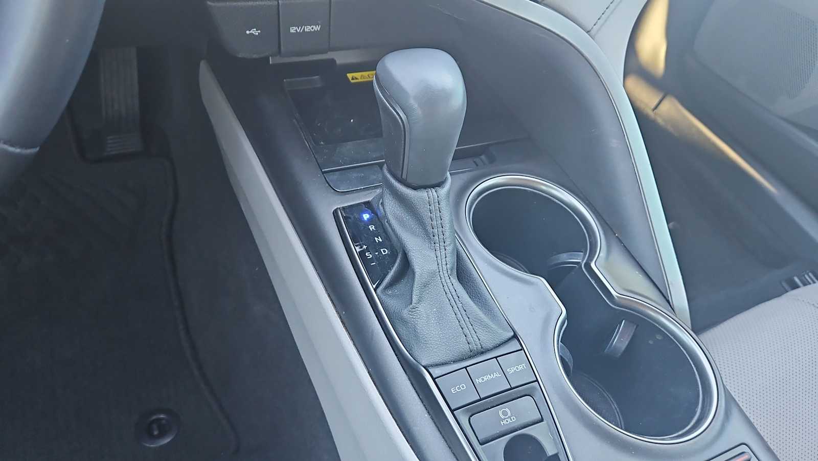 Thumbnail: 2022 Toyota Camry - 22