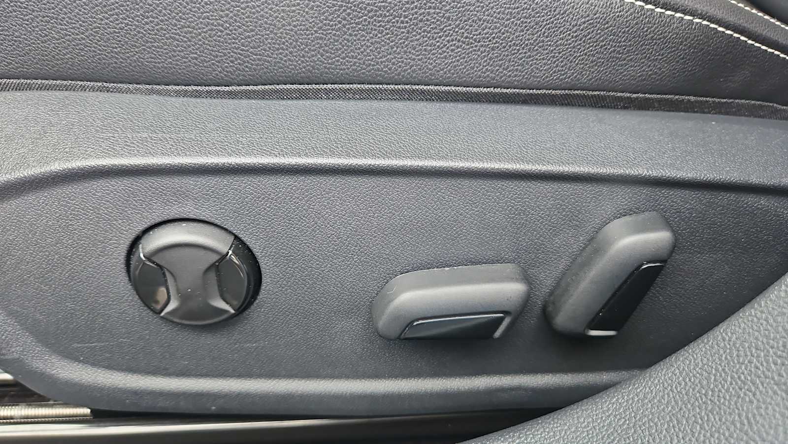 Thumbnail: 2023 Volkswagen Jetta - 14