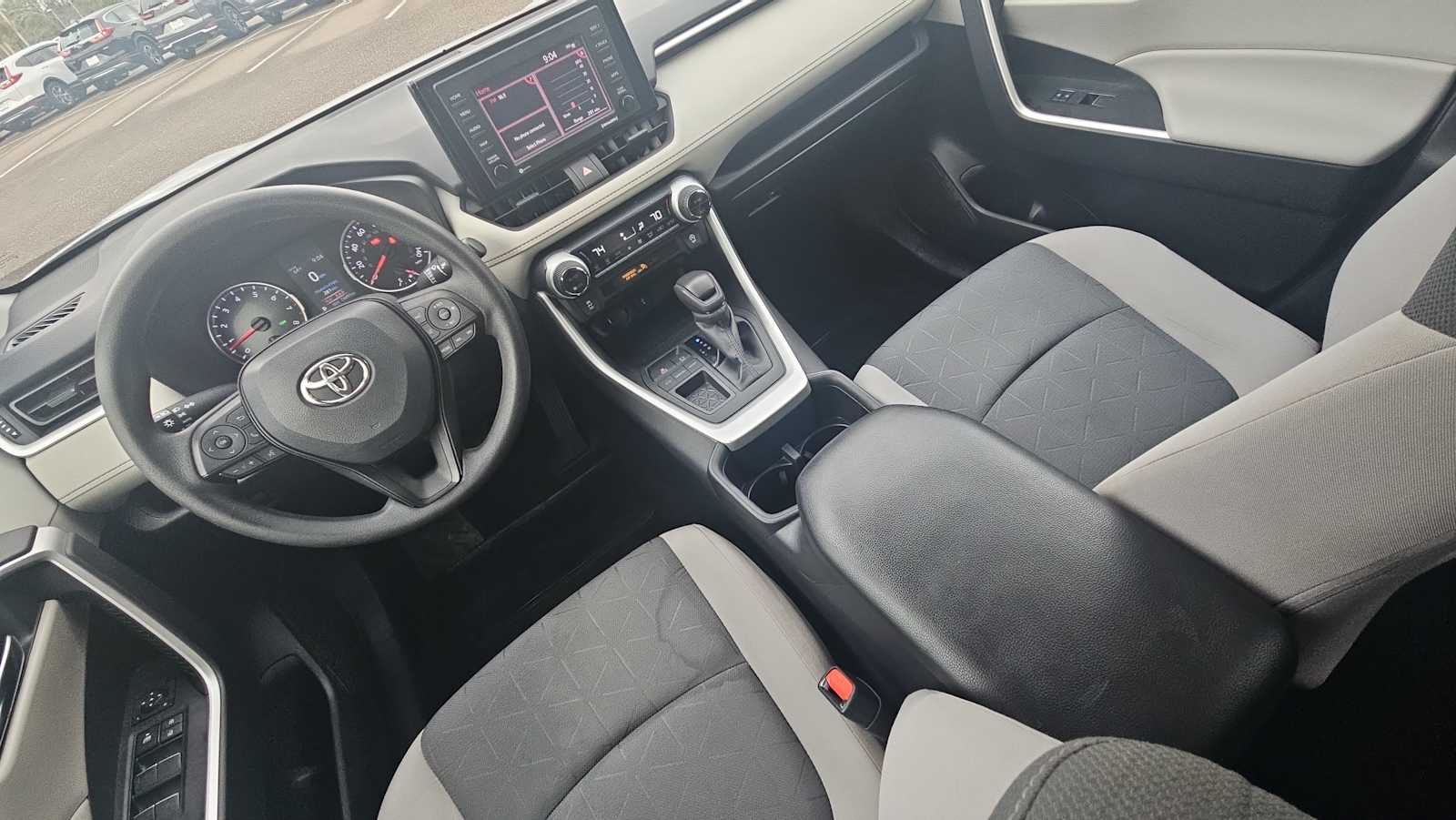 Thumbnail: 2022 Toyota RAV4 - 22