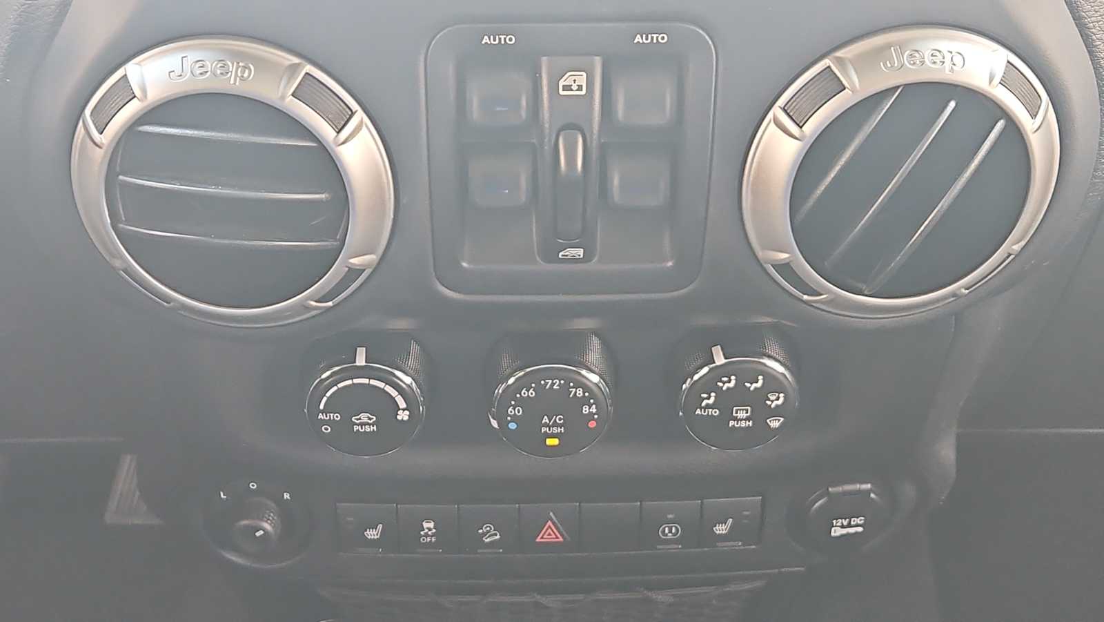 Thumbnail: 2017 Jeep Wrangler - 16