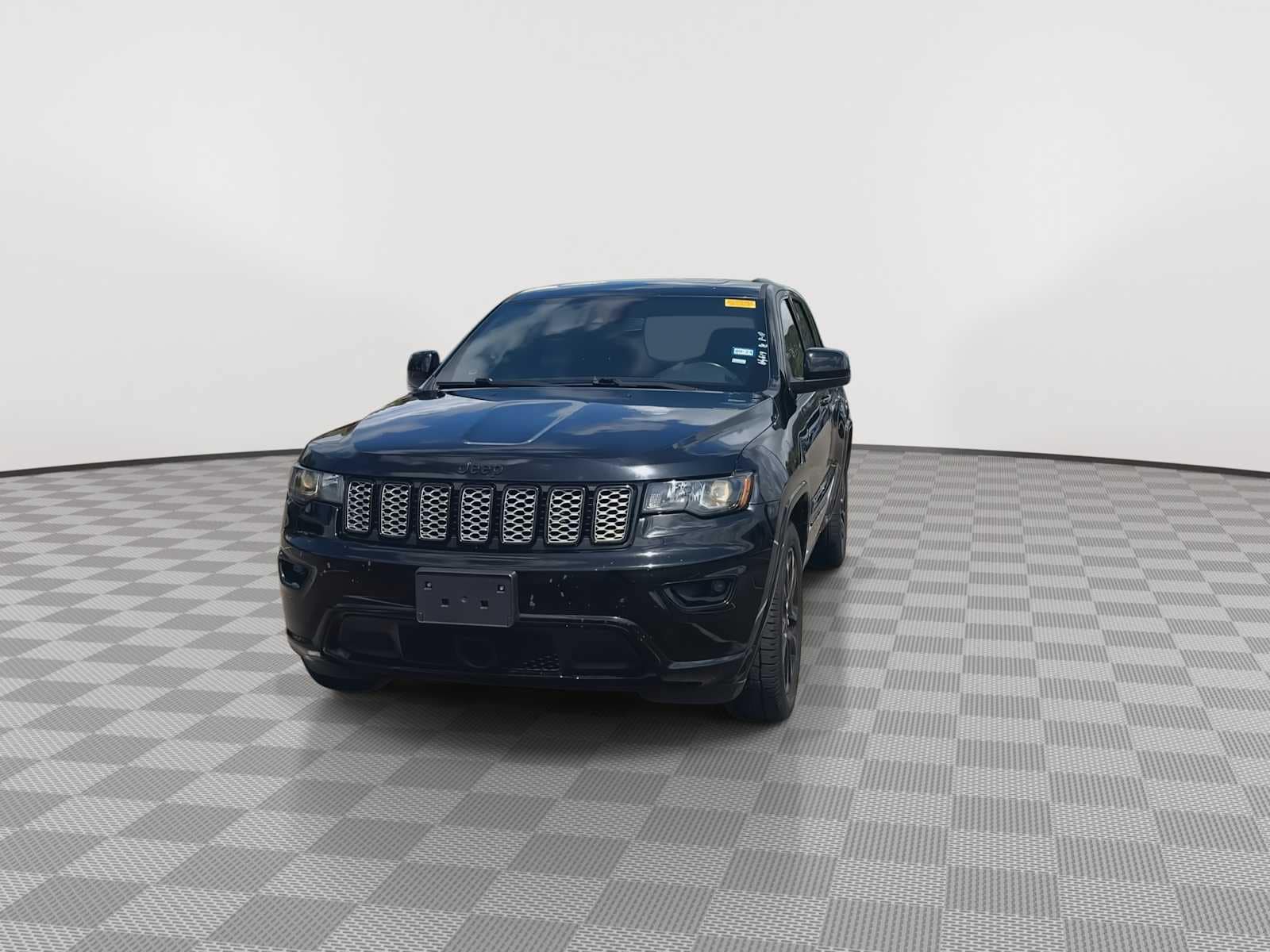 Thumbnail: 2022 Jeep Grand Cherokee - 3