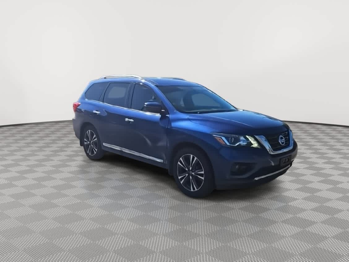 Thumbnail: 2017 Nissan Pathfinder - 2