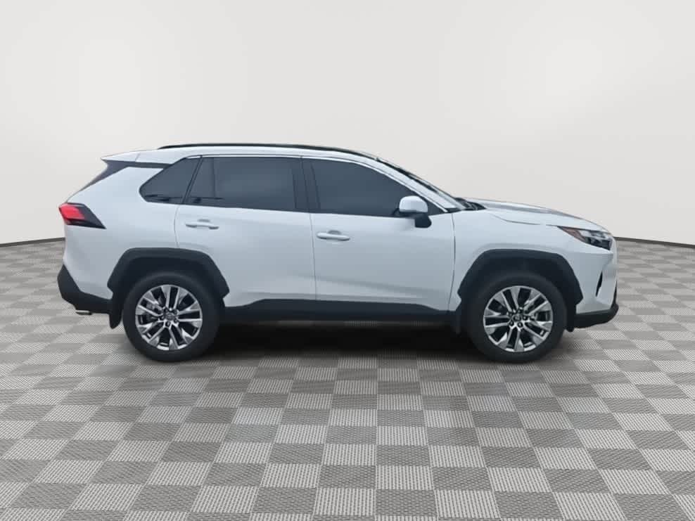 Thumbnail: 2025 Toyota RAV4 - 9