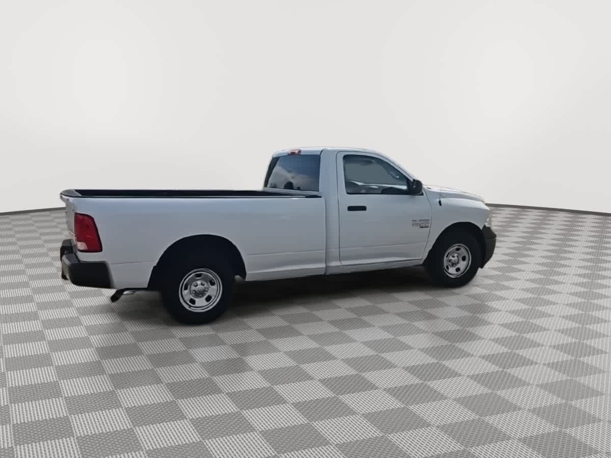 Thumbnail: 2021 RAM 1500 Classic - 9