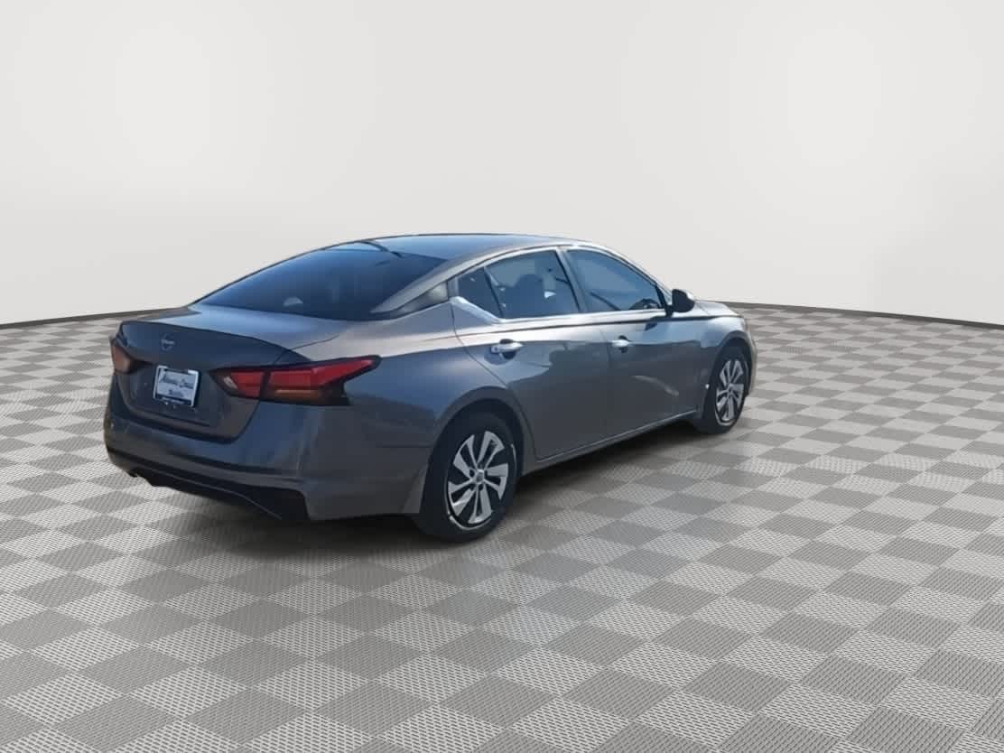 Thumbnail: 2023 Nissan Altima - 8