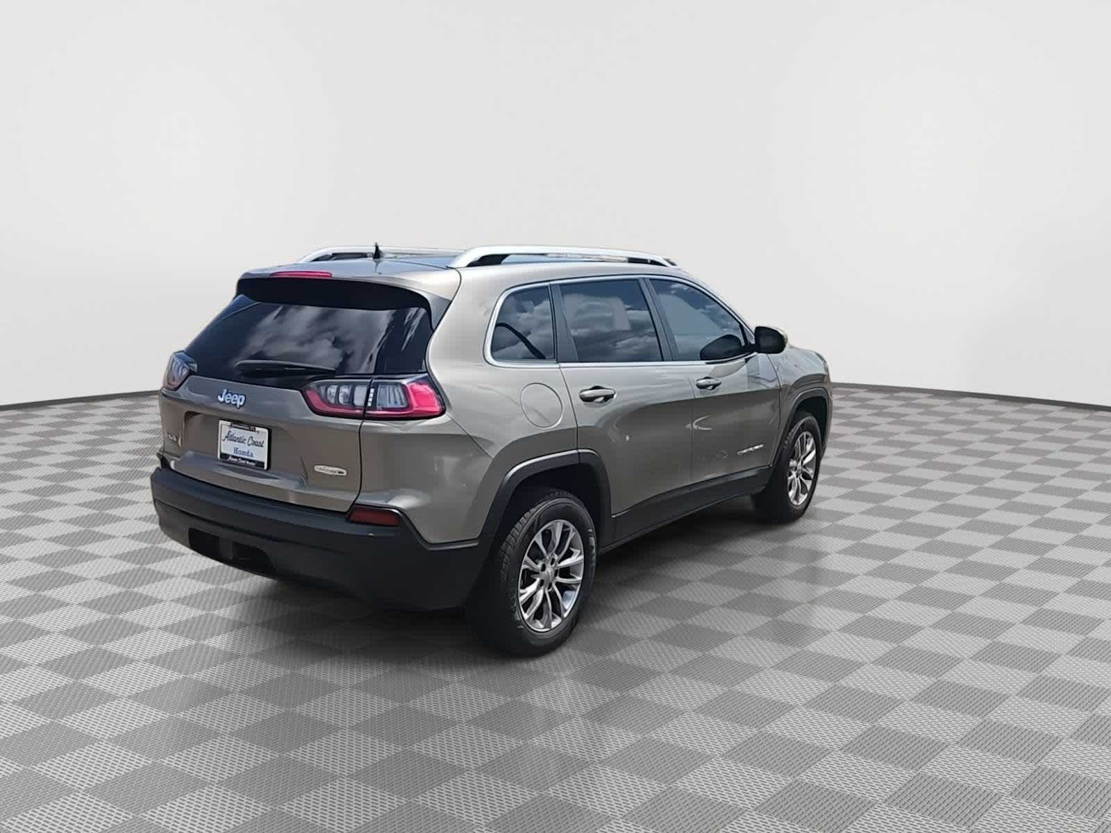 Thumbnail: 2021 Jeep Cherokee - 8