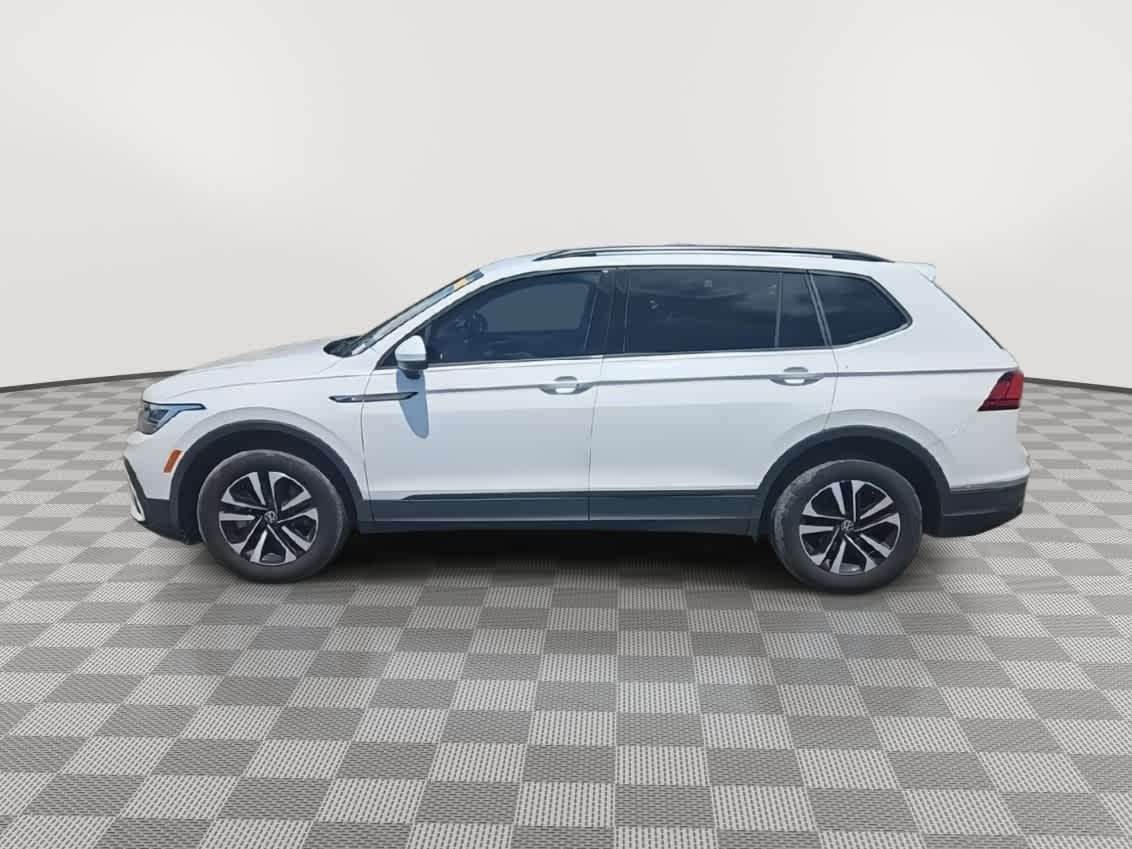 Thumbnail: 2022 Volkswagen Tiguan - 5