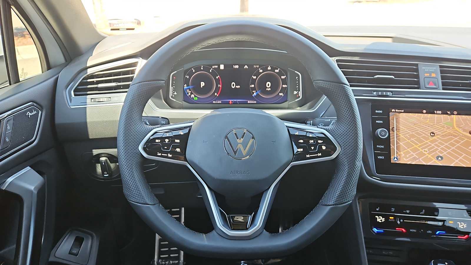 Thumbnail: 2022 Volkswagen Tiguan - 11