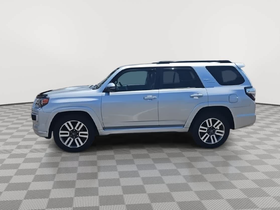 Thumbnail: 2022 Toyota 4Runner - 5