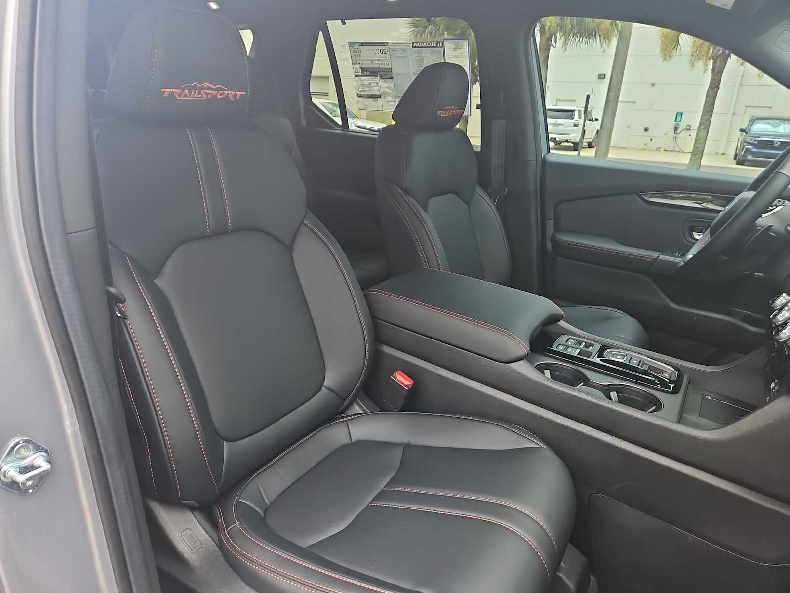 Thumbnail: 2025 Honda Pilot - 26