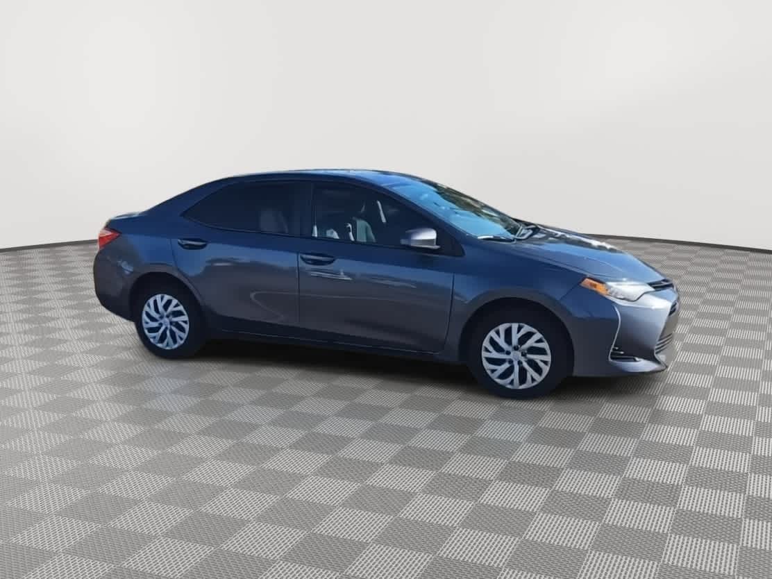 Thumbnail: 2017 Toyota Corolla - 2