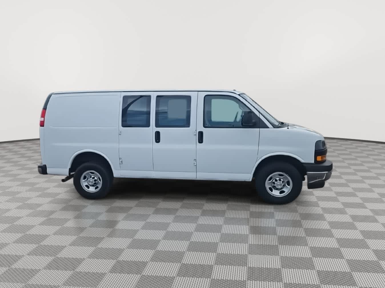 Thumbnail: 2022 Chevrolet Express - 9