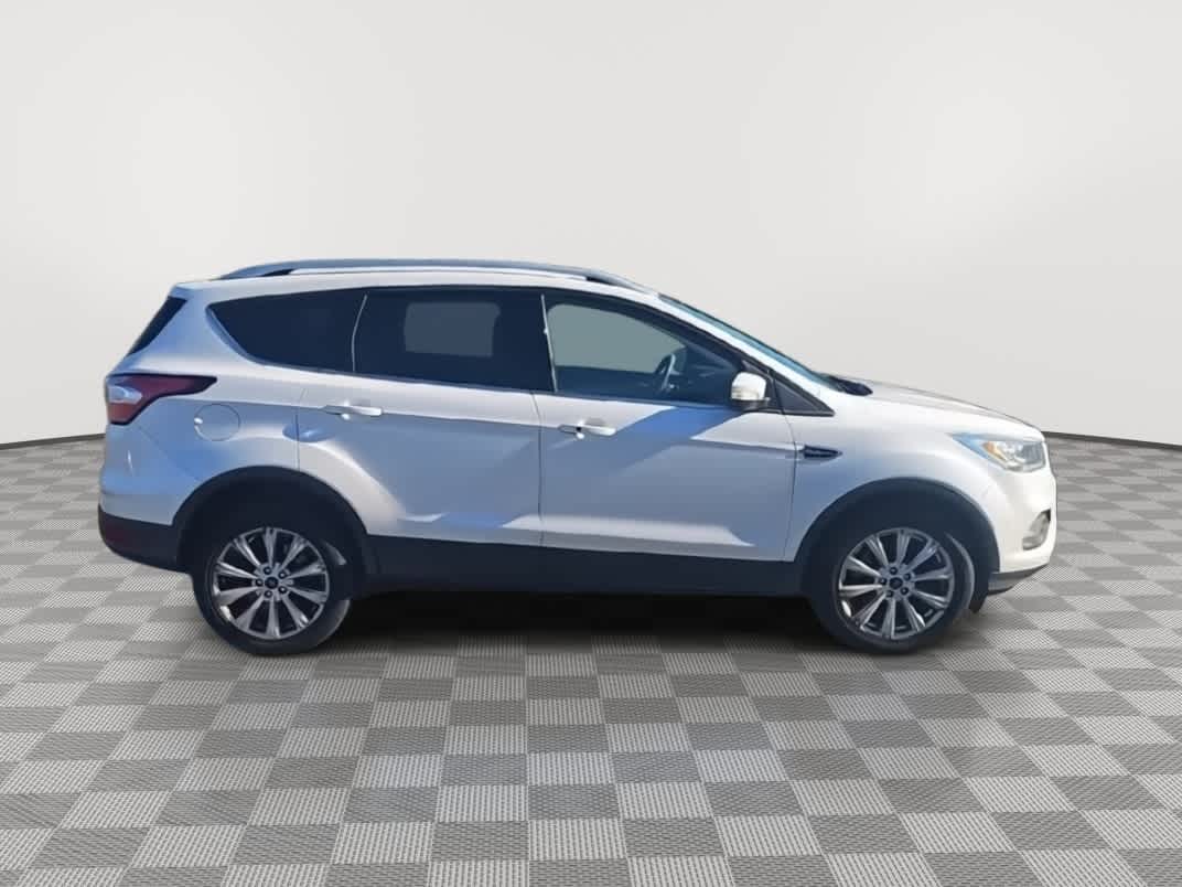 Thumbnail: 2017 Ford Escape - 9