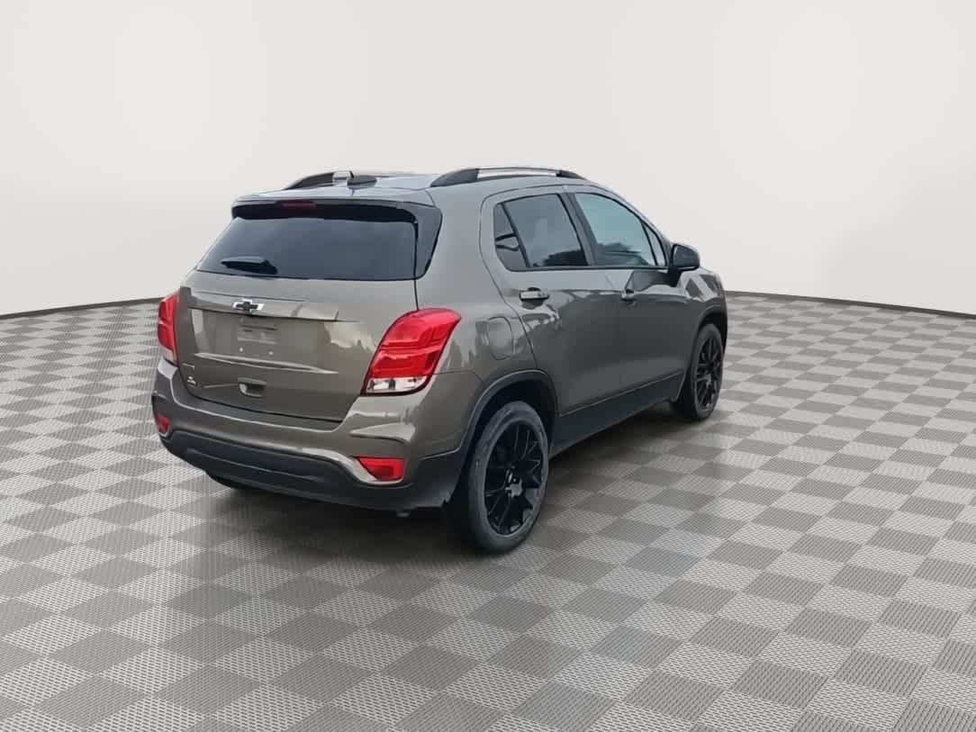 Thumbnail: 2021 Chevrolet Trax - 8