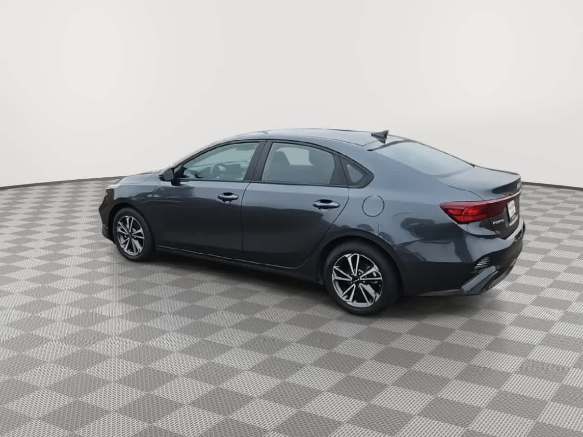 Thumbnail: 2023 Kia Forte - 6