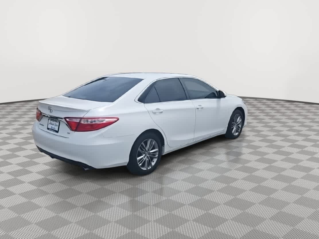Thumbnail: 2015 Toyota Camry - 8