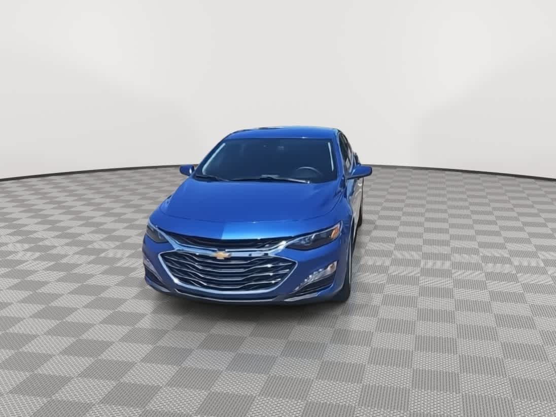 Thumbnail: 2023 Chevrolet Malibu - 3