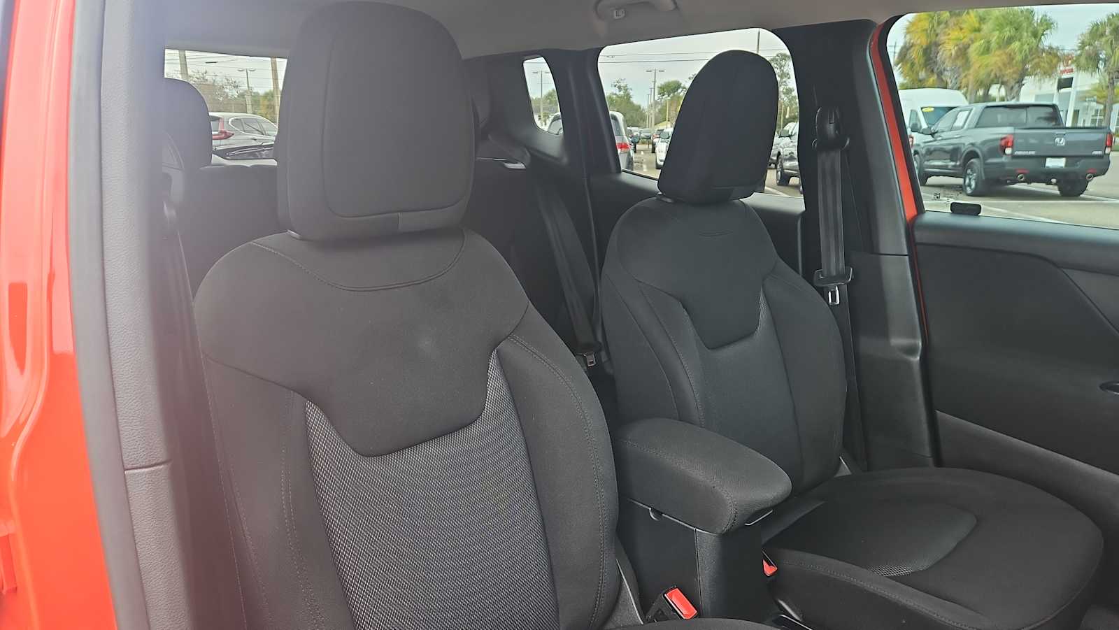 Thumbnail: 2019 Jeep Renegade - 26