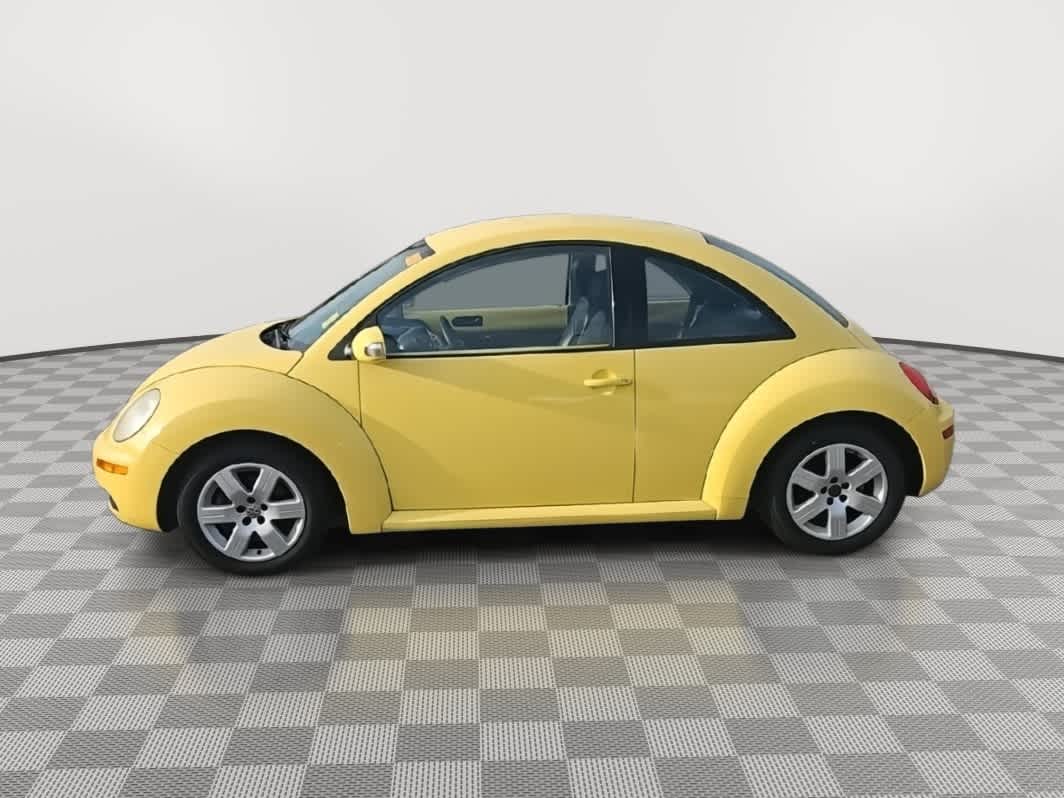 Thumbnail: 2007 Volkswagen New Beetle - 5