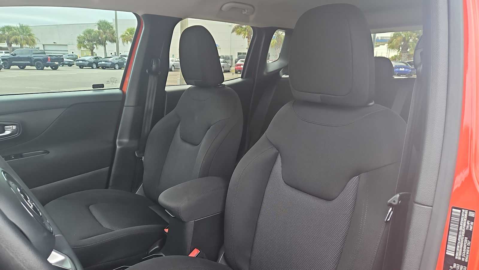 Thumbnail: 2019 Jeep Renegade - 13