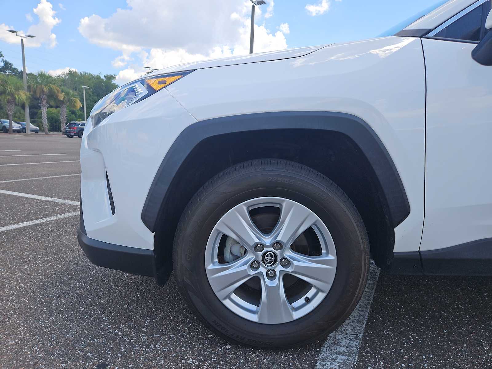Thumbnail: 2021 Toyota RAV4 - 18