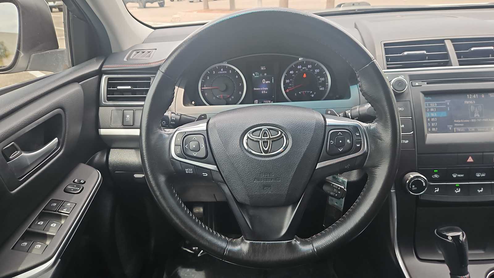 Thumbnail: 2015 Toyota Camry - 11