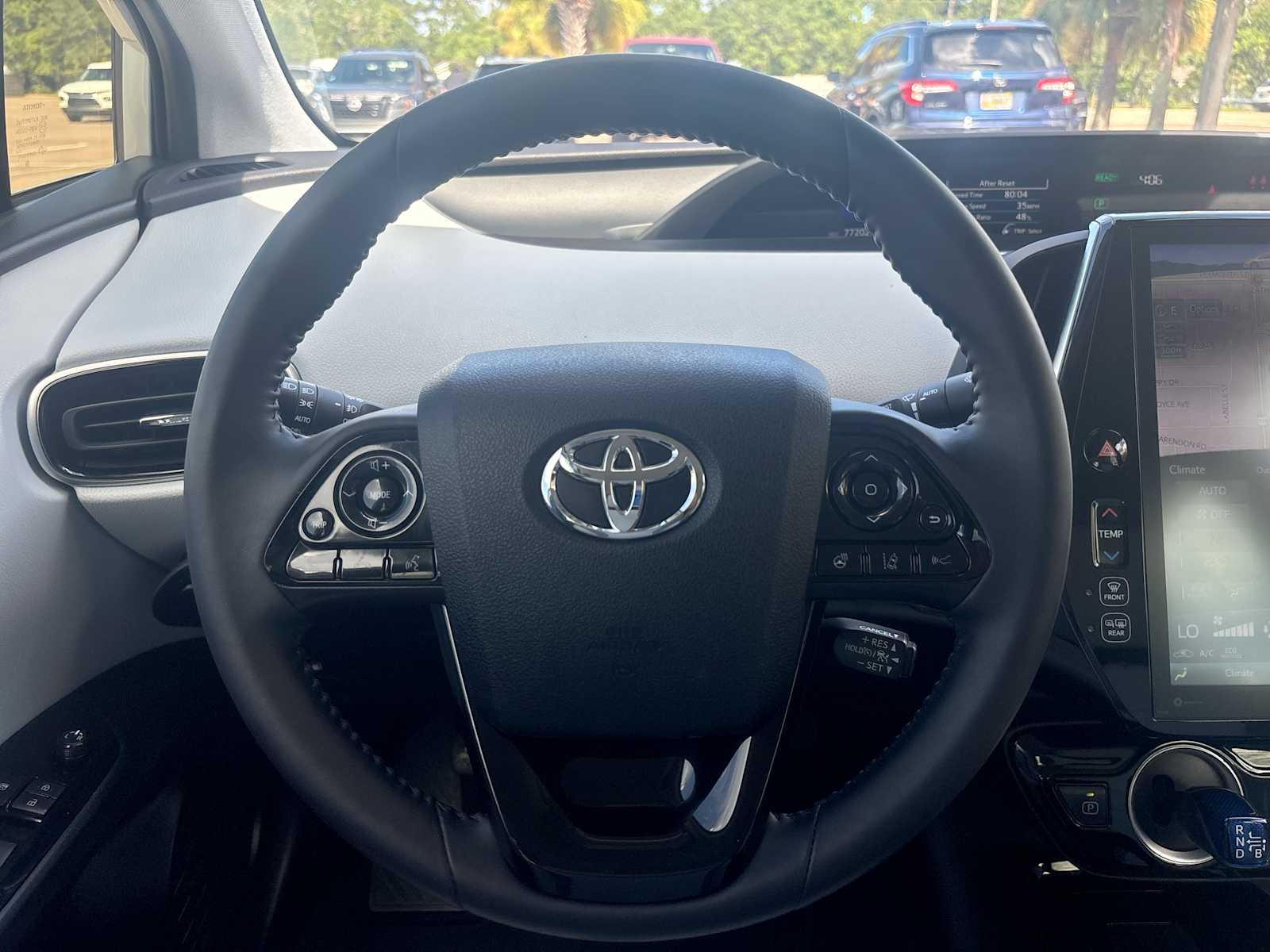 Thumbnail: 2020 Toyota Prius Prime - 10