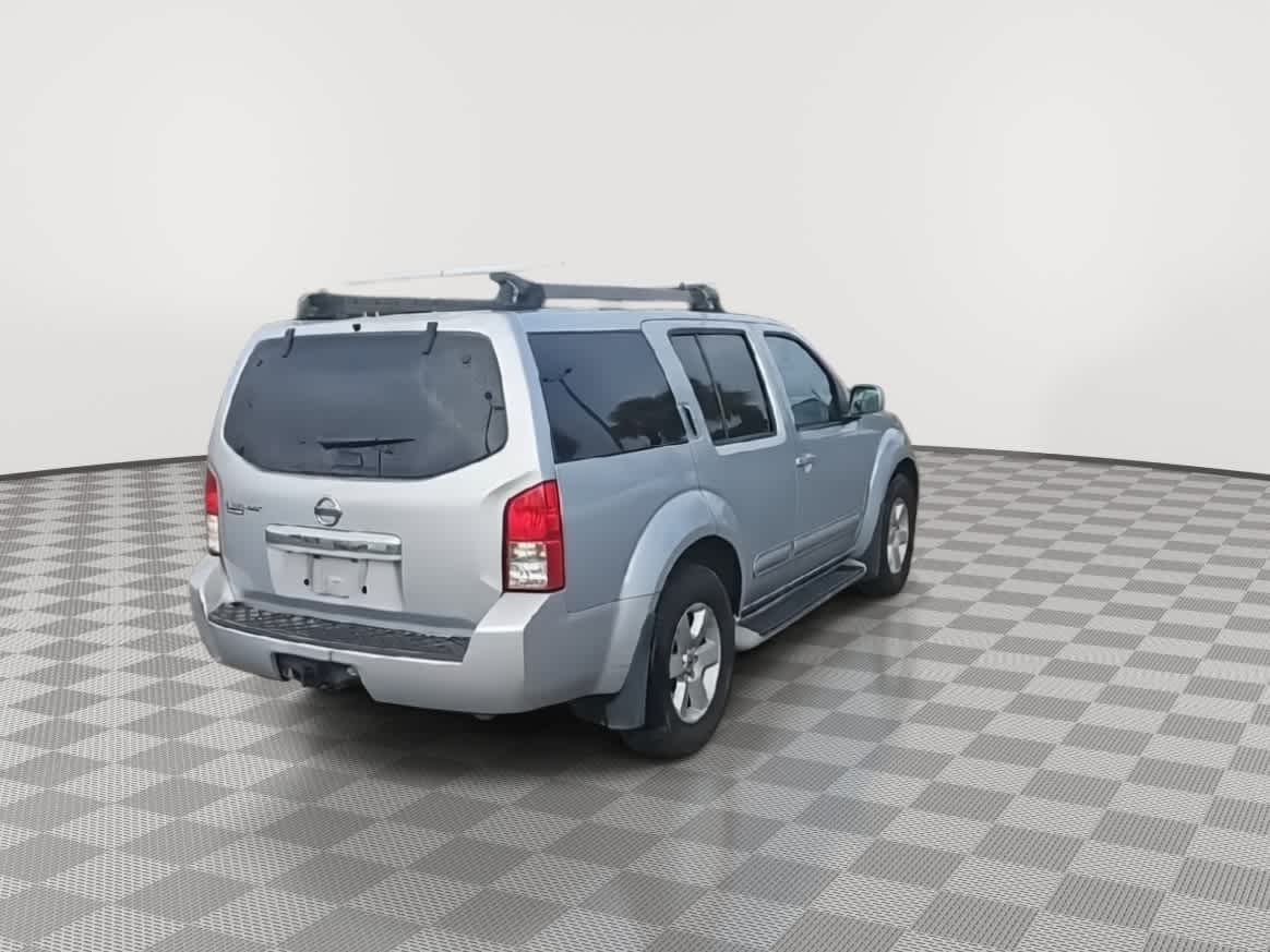 Thumbnail: 2011 Nissan Pathfinder - 8