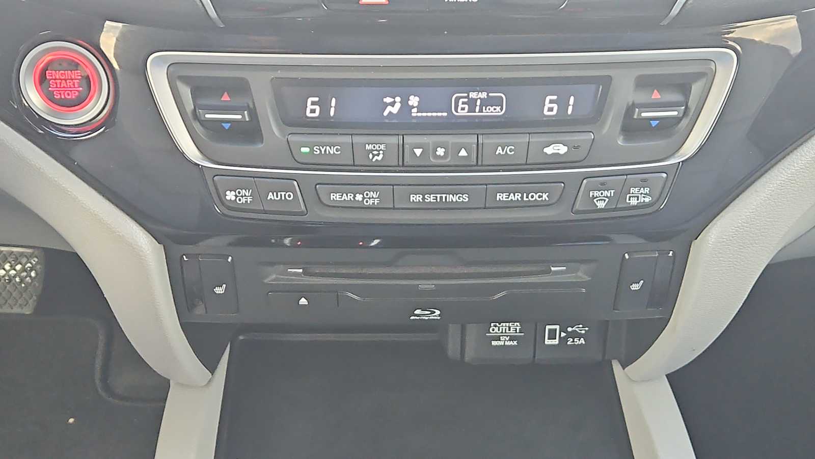 Thumbnail: 2019 Honda Pilot - 17