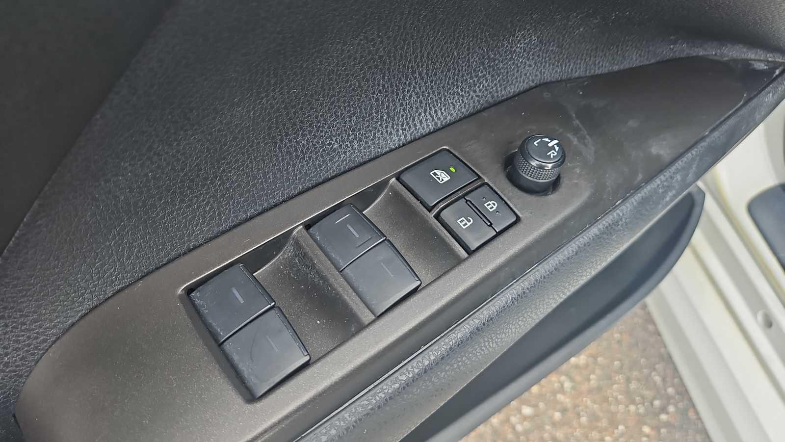 Thumbnail: 2023 Toyota Camry - 15