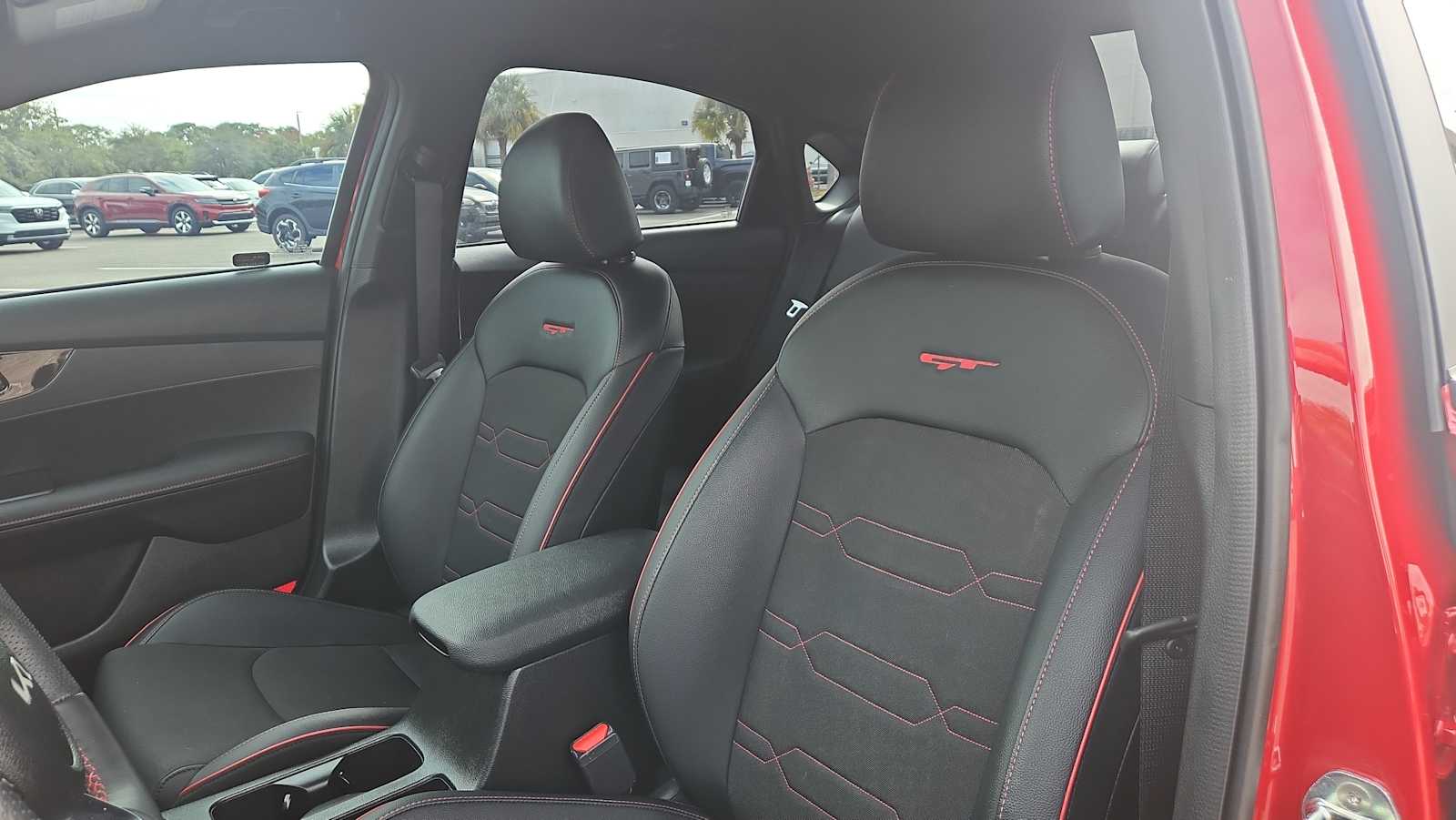 Thumbnail: 2022 Kia Forte - 13