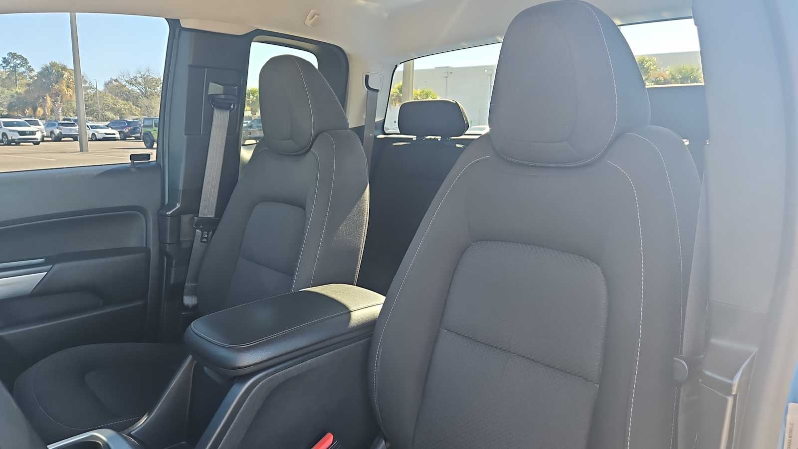 Thumbnail: 2022 Chevrolet Colorado - 13