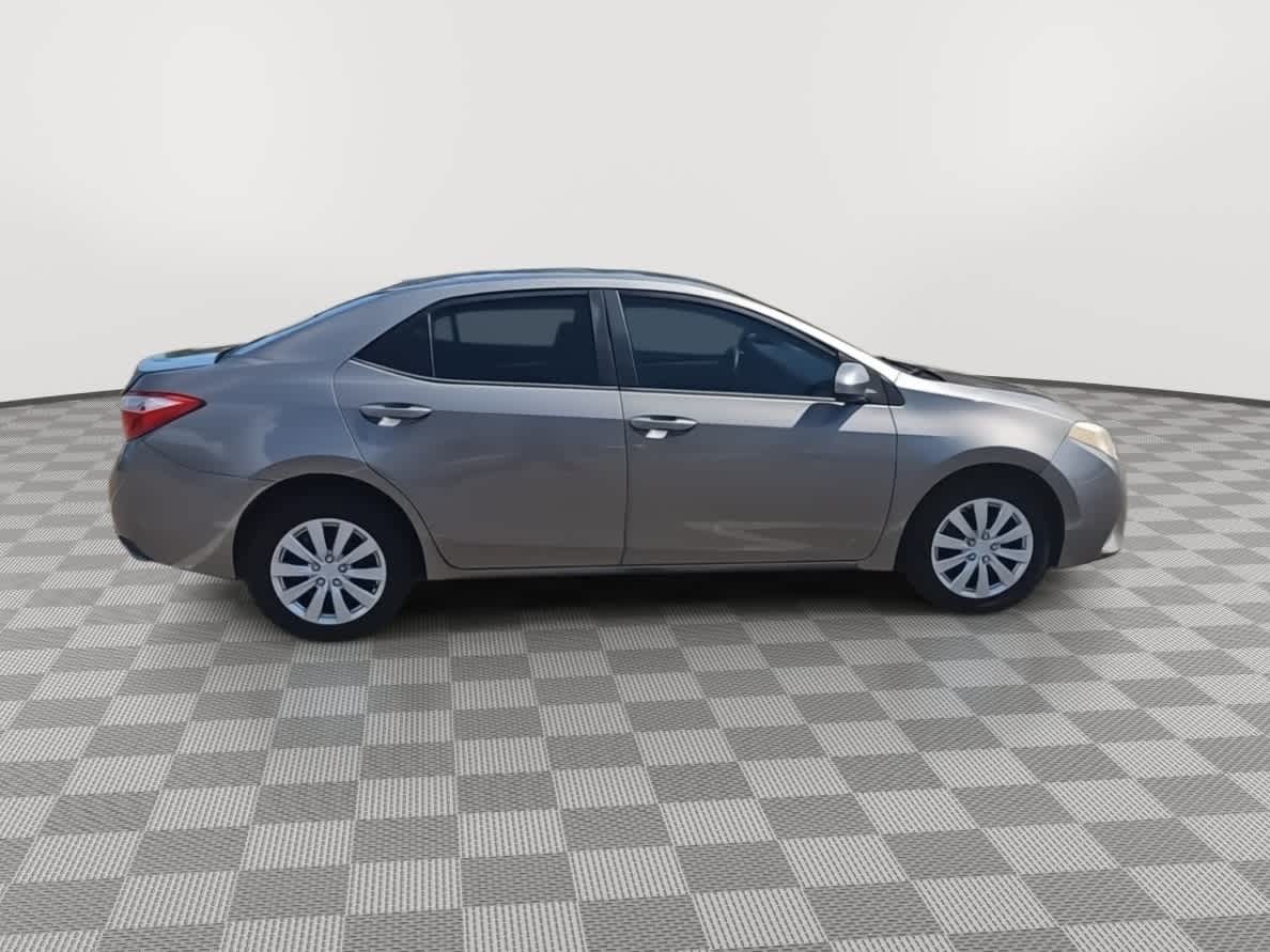 2015 Toyota Corolla LE 9