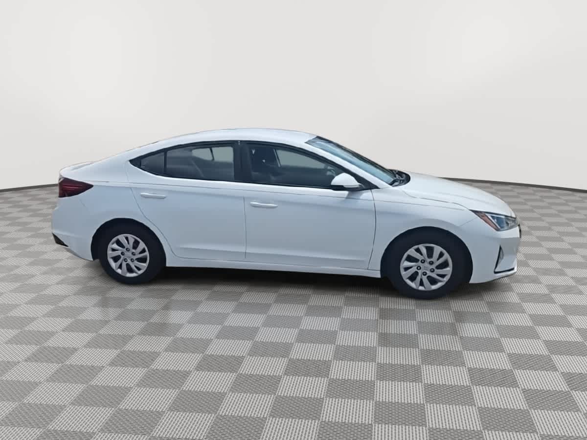 Thumbnail: 2020 Hyundai Elantra - 9