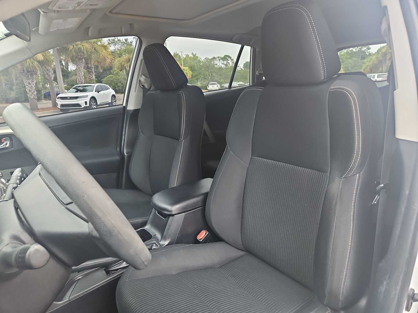 Thumbnail: 2014 Toyota RAV4 - 13