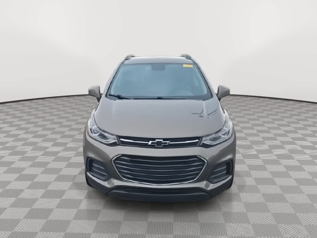 Thumbnail: 2021 Chevrolet Trax - 3