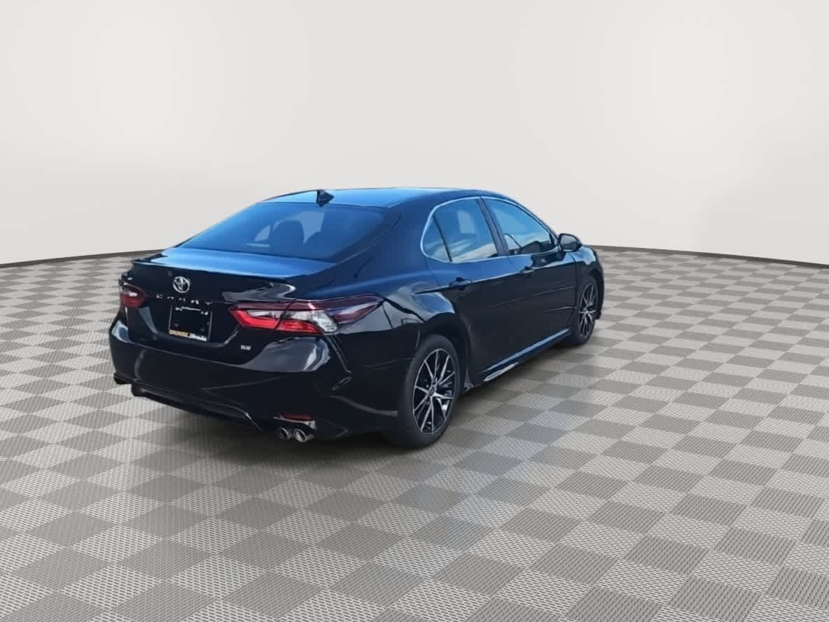 Thumbnail: 2022 Toyota Camry - 8