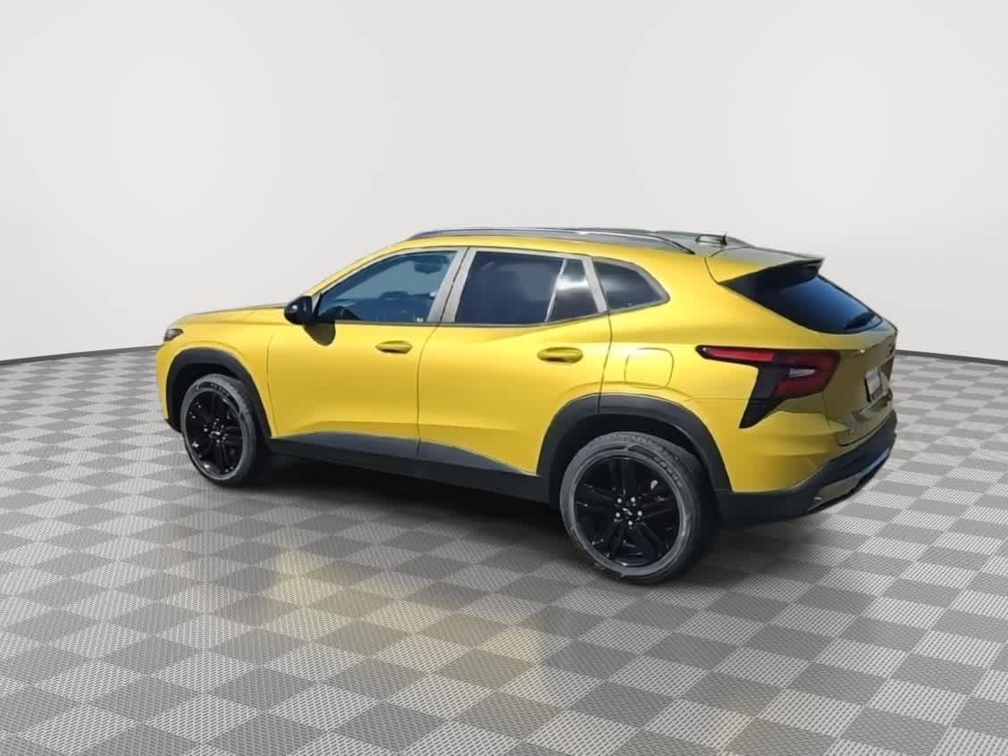 Thumbnail: 2024 Chevrolet Trax - 6