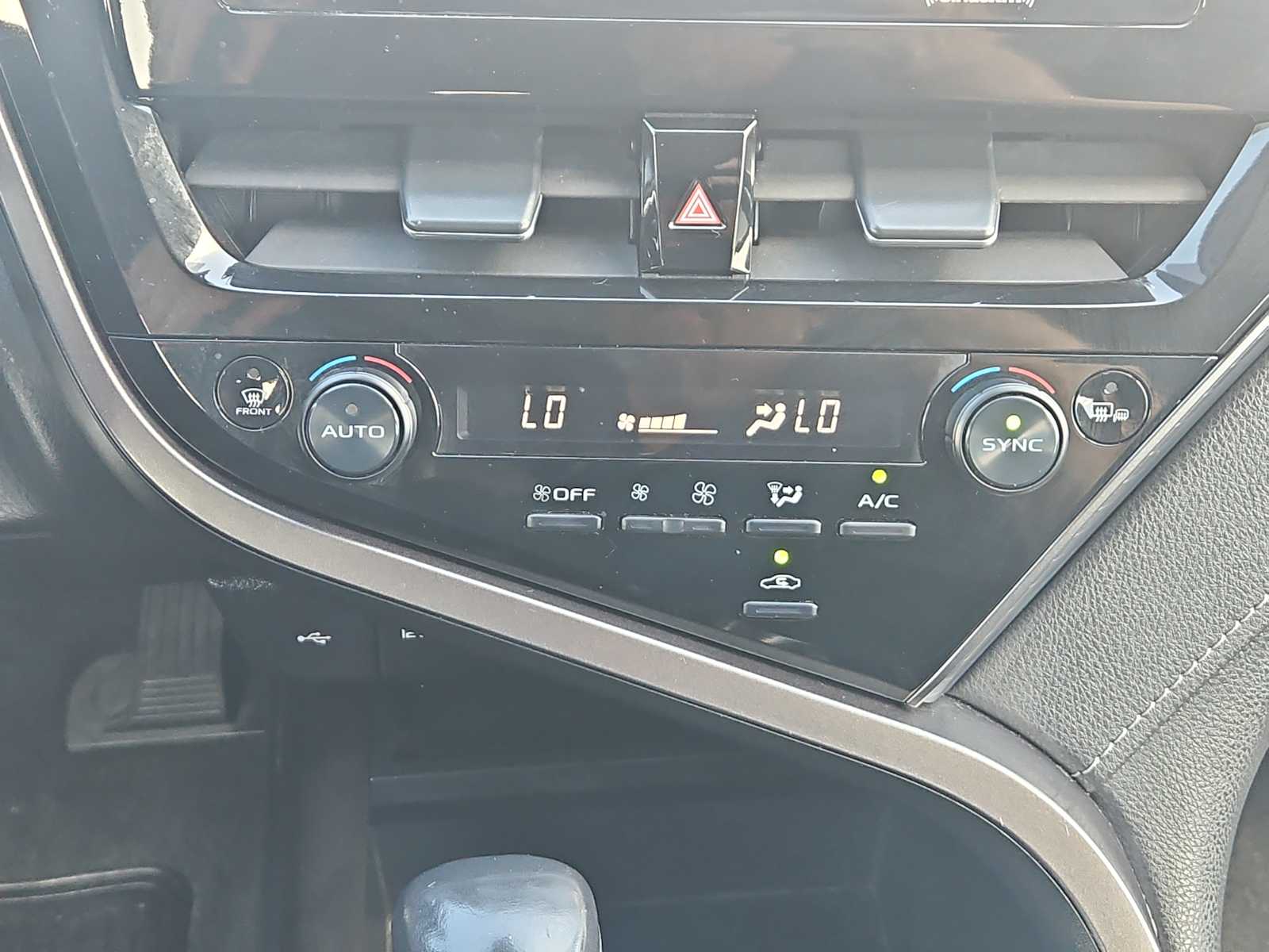 Thumbnail: 2022 Toyota Camry - 16