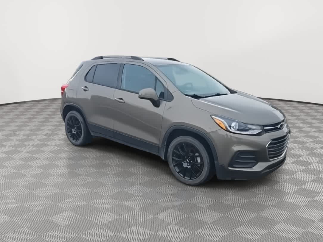 Thumbnail: 2021 Chevrolet Trax - 2