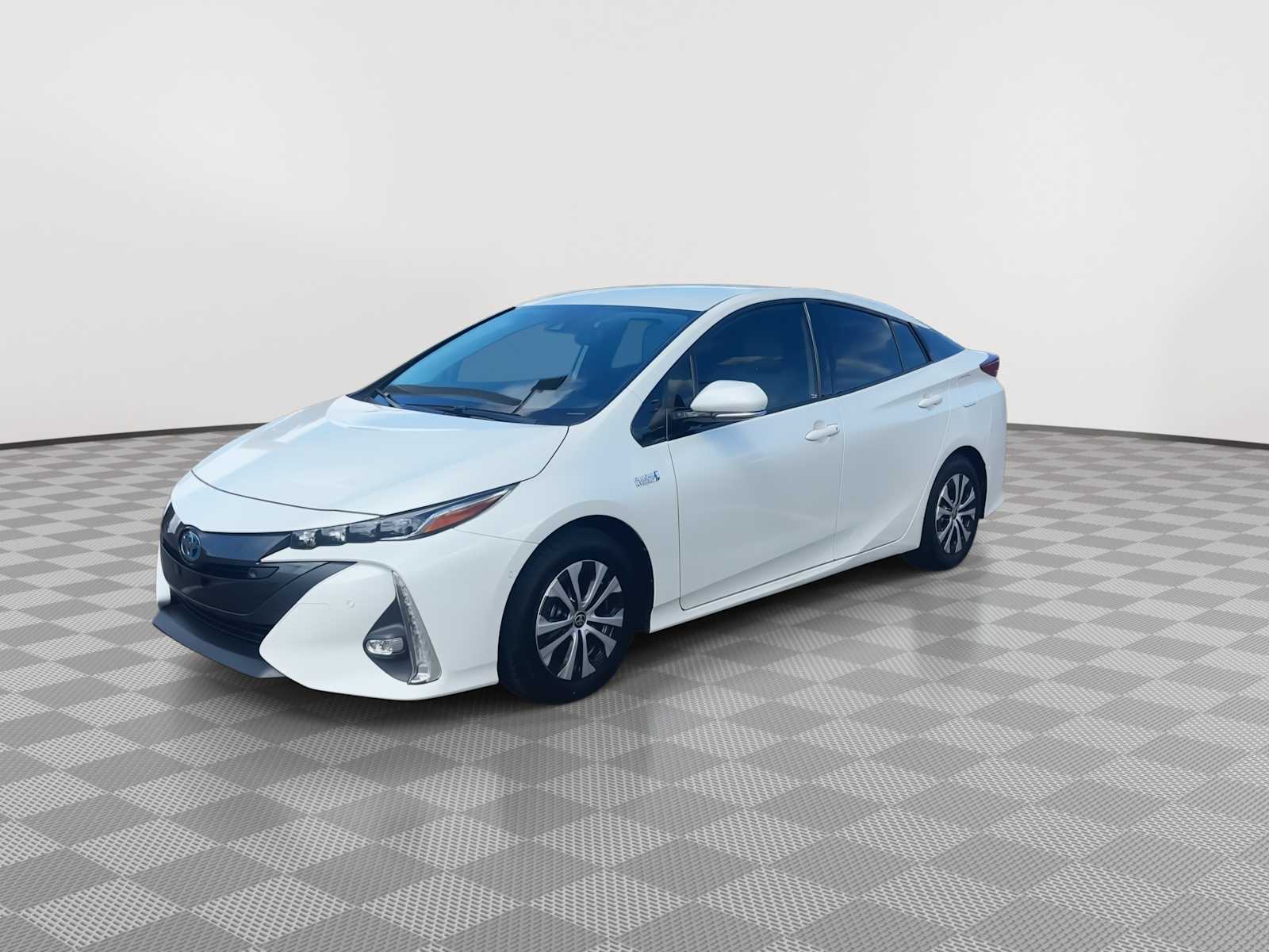 Thumbnail: 2020 Toyota Prius Prime - 4