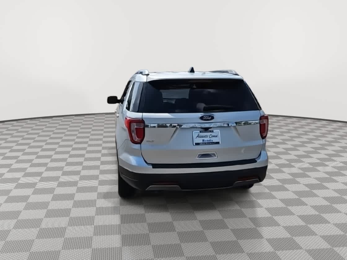 Thumbnail: 2019 Ford Explorer - 7