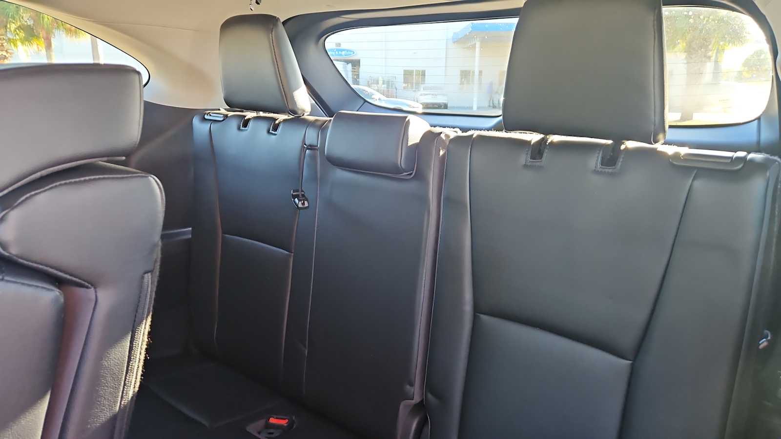 Thumbnail: 2023 Toyota Highlander - 27