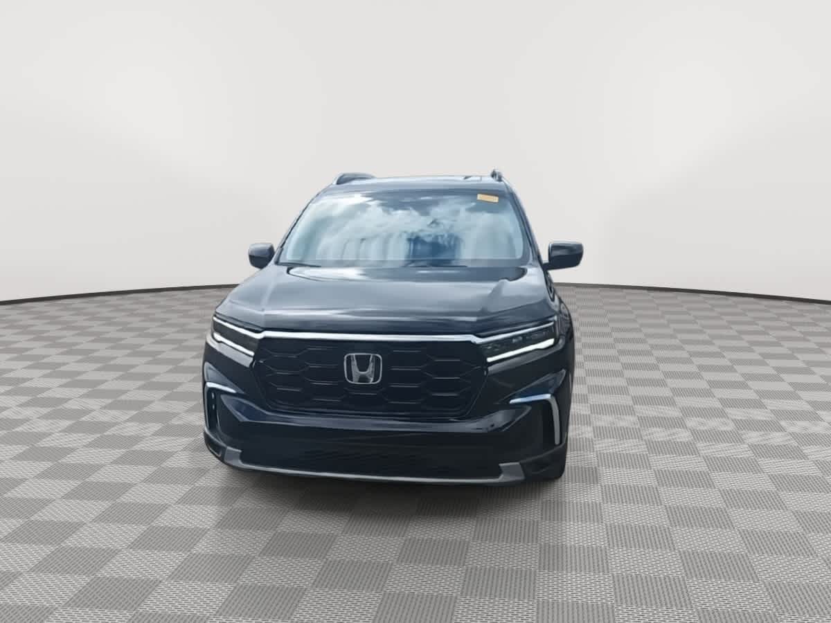2023 Honda Pilot Touring photo 2