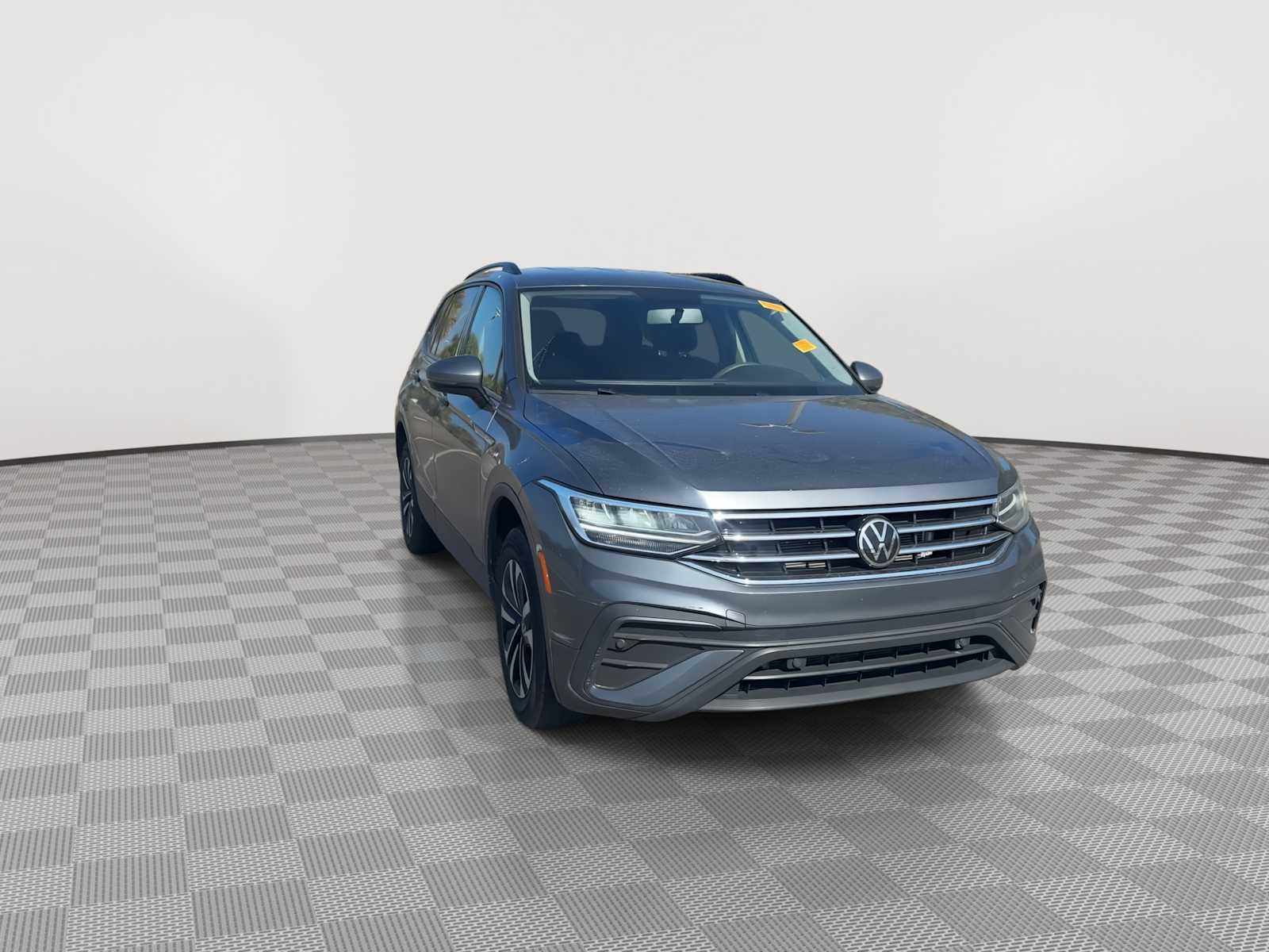 2022 Volkswagen Tiguan S photo 2
